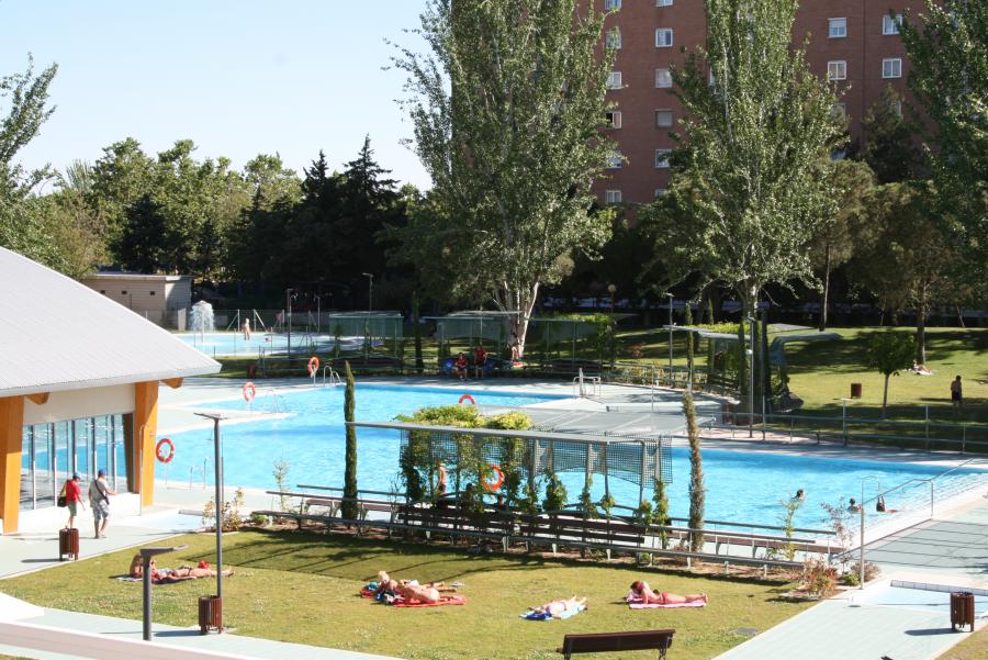 La Agrupación de Protección Civil de #Alcorcón difunde consejos para que el baño en piscinas municipales se haga con total seguridad
