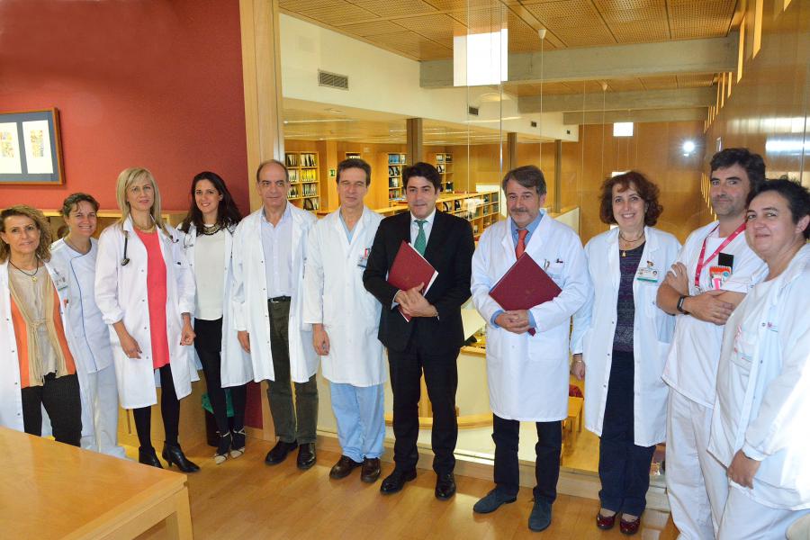 El alcalde, @davidperez, firma con el Hospital de #Alcorcón un convenio para dar continuidad al programa de rehabilitación cardiaca en polideportivos