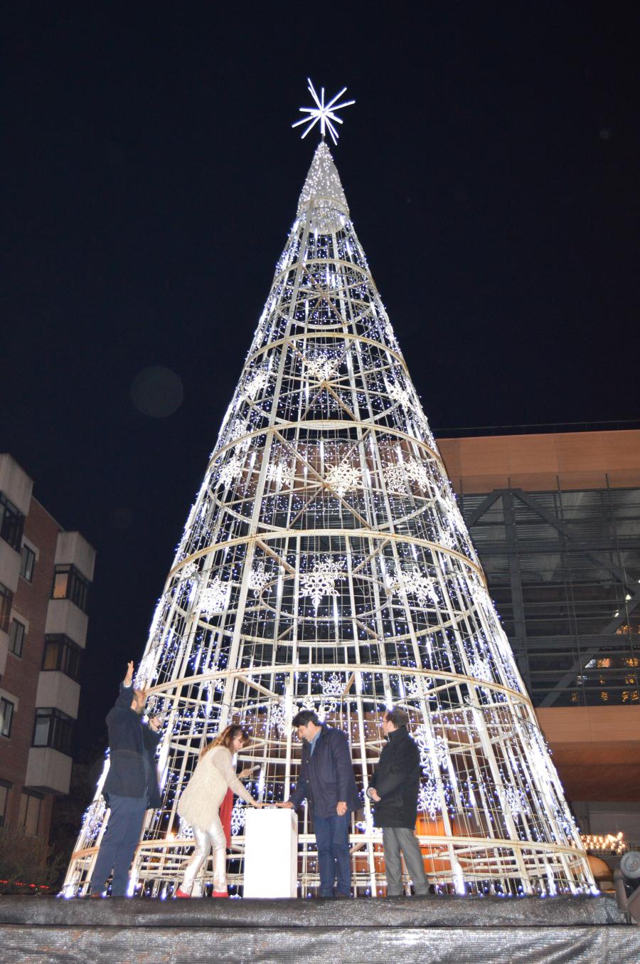 La #Navidad ya ha llegado a #Alcorcón con el tradicional encendido de las luces