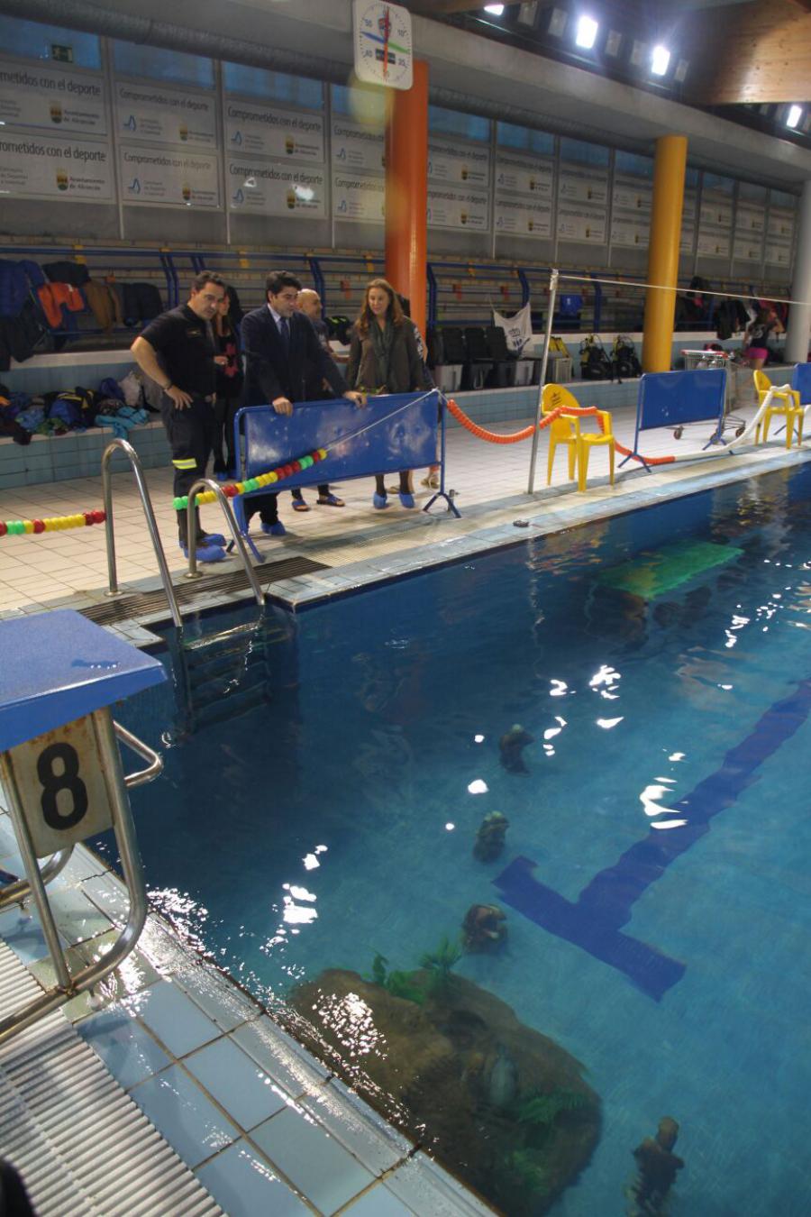 Trescientos niños han disfrutado ya del #belén #subacuático solidario de #Alcorcón
