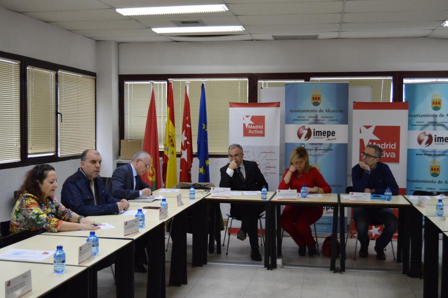 Nuevo encuentro del @AytoAlcorcon con las mesas del Plan Activa donde se trató la situación de la instalación de fibra óptica en los polígonos