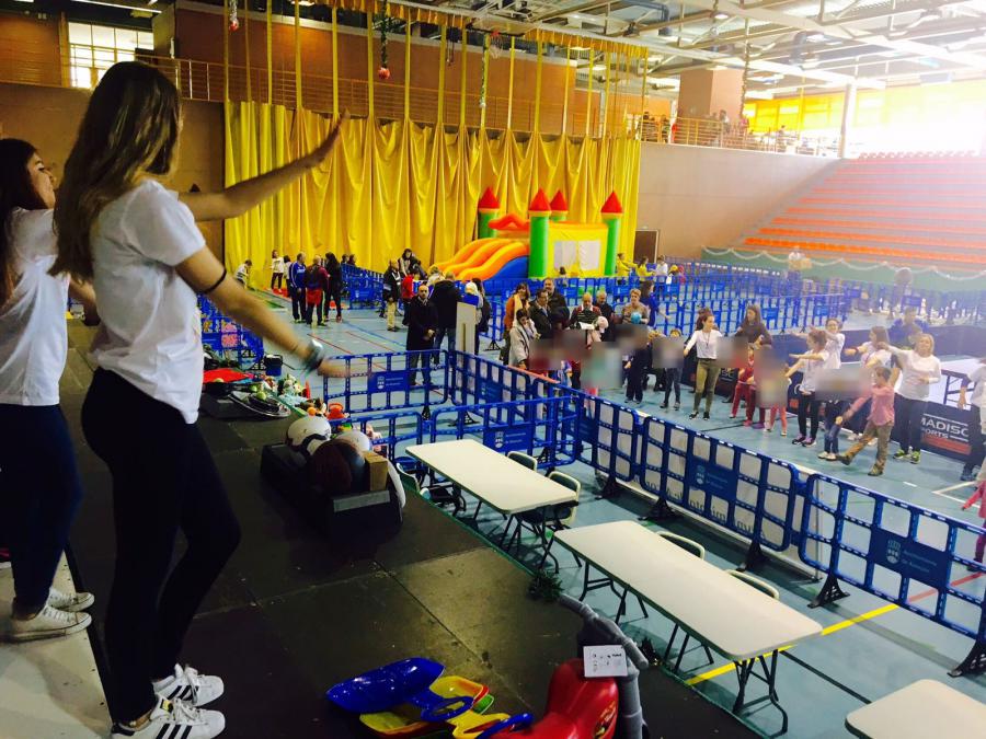 Castillos hinchables, ajedrez y manualidades son algunas de las actividades que los niños de #Alcorcón han disfrutado en NADEAL