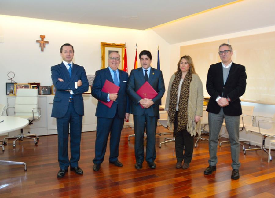 @davidperez: “Estamos orgullosos de ser el primer Ayuntamiento de España en firmar un convenio con la Cámara de Comercio francesa, La Chambre” @LachambreEsp