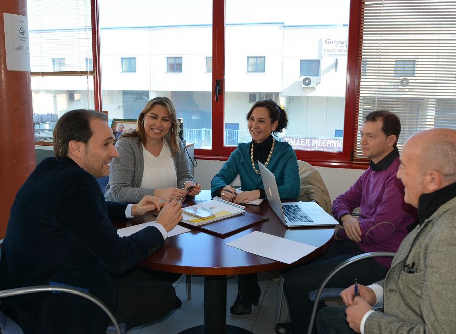 El @AytoAlcorcon informa a @aepa_asociacion de #Alcorcón de las mejoras en el servicio de limpieza