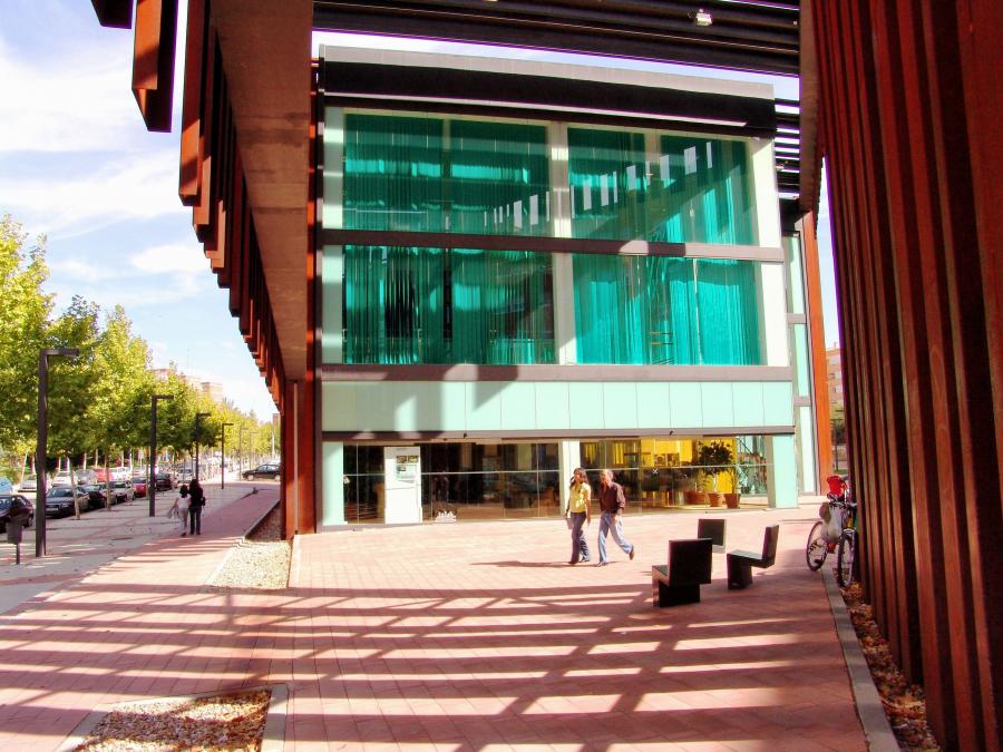 “Guerra y mundos paralelos”, seminario de pintura en el centro cultural Los Pinos #Alcorcón