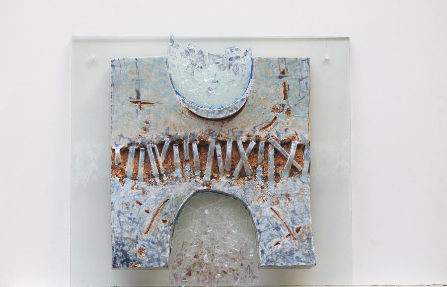 “Entre dos fuegos”, exposición de escultura de cerámica y vidrio en el Espacio Alfarería de #Alcorcón @AlfareriaAlcor