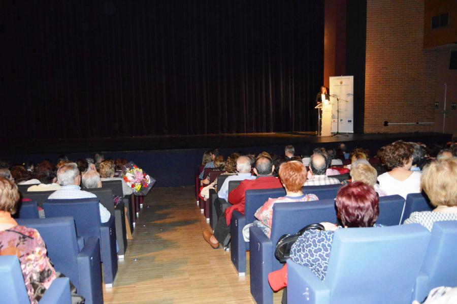 Alrededor de 800 vecinos asisten a la muestra de talleres de teatro y baile de las asociaciones de mujer de #Alcorcón #diadelamujeralcorcon