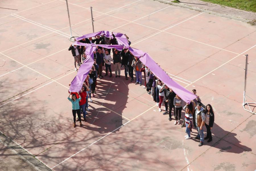 Alumnos del Alumnos del @IESLuisBunuel de #Alcorcón participan en un debate sobre el maltrato