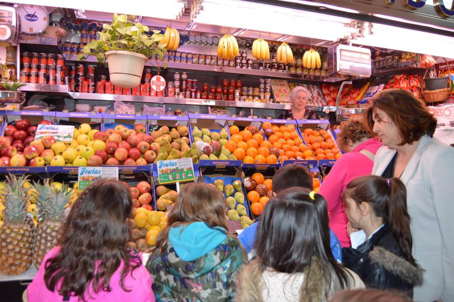Dos centenares de escolares de #Alcorcón aprenden consejos para consumir de forma adecuada