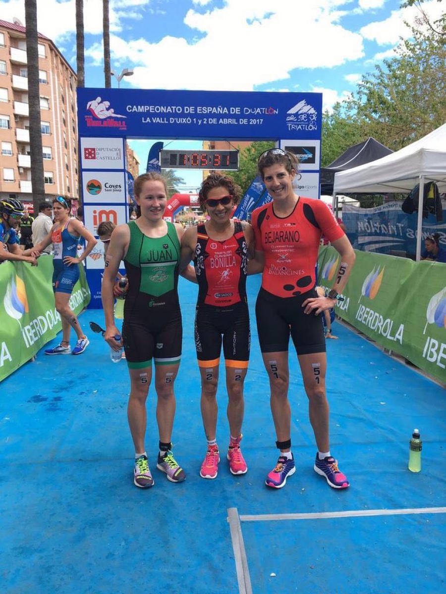 Sara Bonilla, miembro del Cuerpo de Bomberos del @AytoAlcorcon, campeona de #España de duatlón @saraabonilla @alcorconbombero