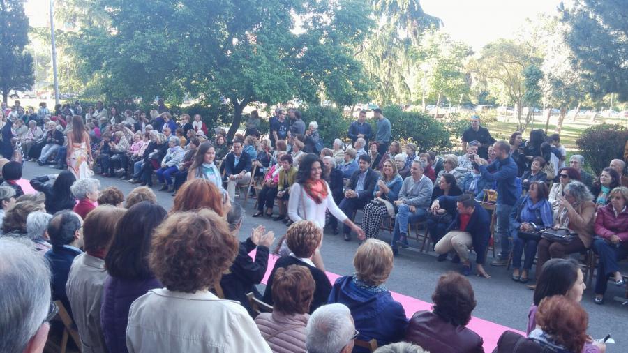 @davidpérez asiste a la Pasarela del Paseo Comercial Porto Cristo donde mostraron sus prendas y complementos a pie de calle