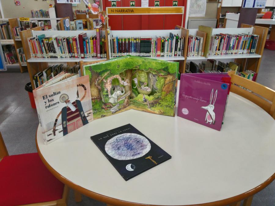 Alumnos de los varios centros escolares de #Alcorcón realizan visitas a la biblioteca José Hierro