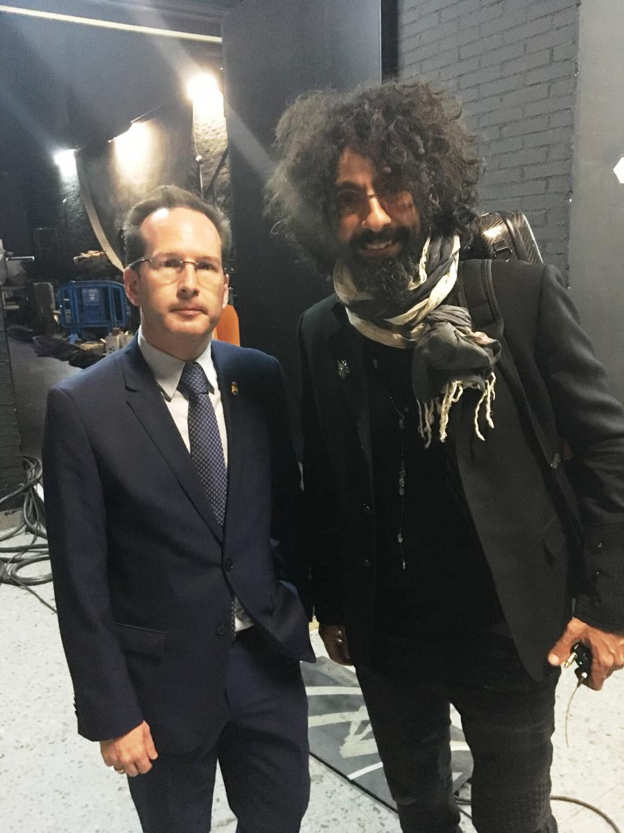 @AraMalikian llena el Teatro Buero Vallejo en #Alcorcón y cosecha los aplausos del público tras dos horas y media de concierto