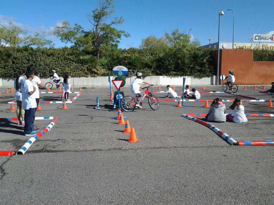 Alrededor de 1.700 chavales de Primaria han aprendido seguridad vial de manera lúdica en el Parque infantil de tráfico