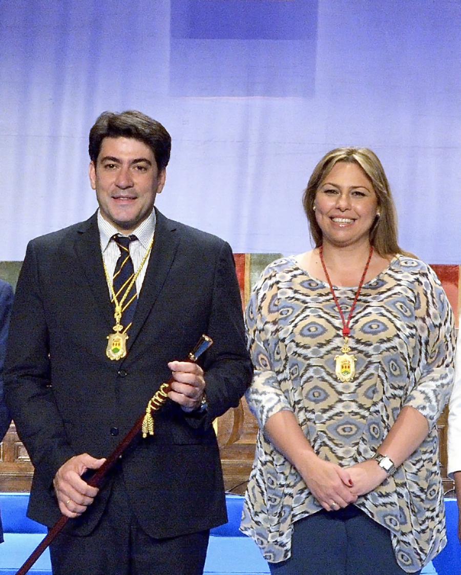 .@davidperez agradece la gran labor de @SilviaCruzM en el Ayuntamiento de #Alcorcón durante los últimos seis años