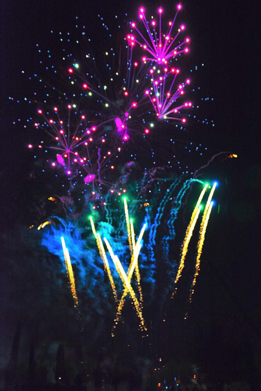 @alcorconbombero publica una serie de recomendaciones para disfrutar de la noche de los fuegos artificiales de las #FiestasAlcorcón2017 con seguridad