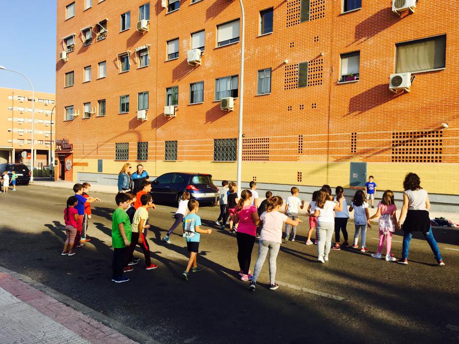 Más de un centenar de alumnos de #Alcorcón han participado hoy en el Día Mundial sin Coche en la #SemanaEuropeaDeLaMovilidad