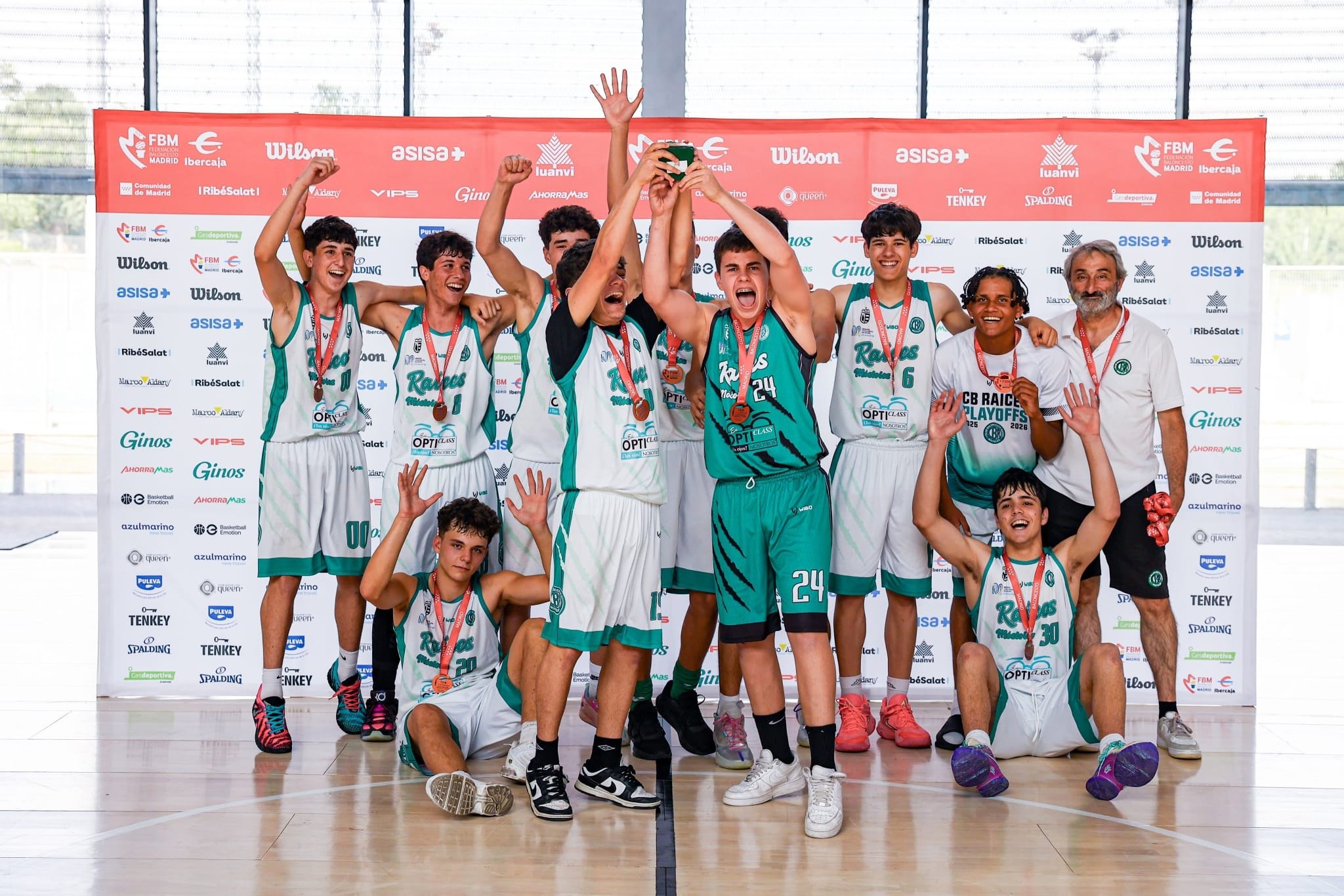 Baloncesto Raíces Opticlass Móstoles logra un brillante tercer puesto en el Día del Federado de la FBM