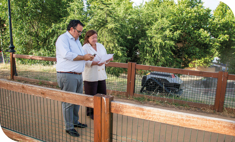 El Ayuntamiento está desbrozando y limpiando más de 400 hectáreas de zonas verdes y parcelas municipales
