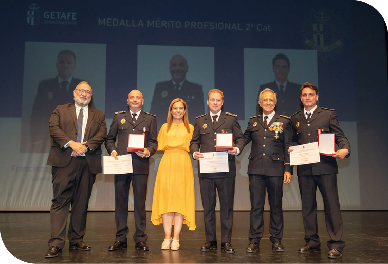 La ciudad reconoce la labor de su Policía Local y de quienes contribuyen a la seguridad y la convivencia