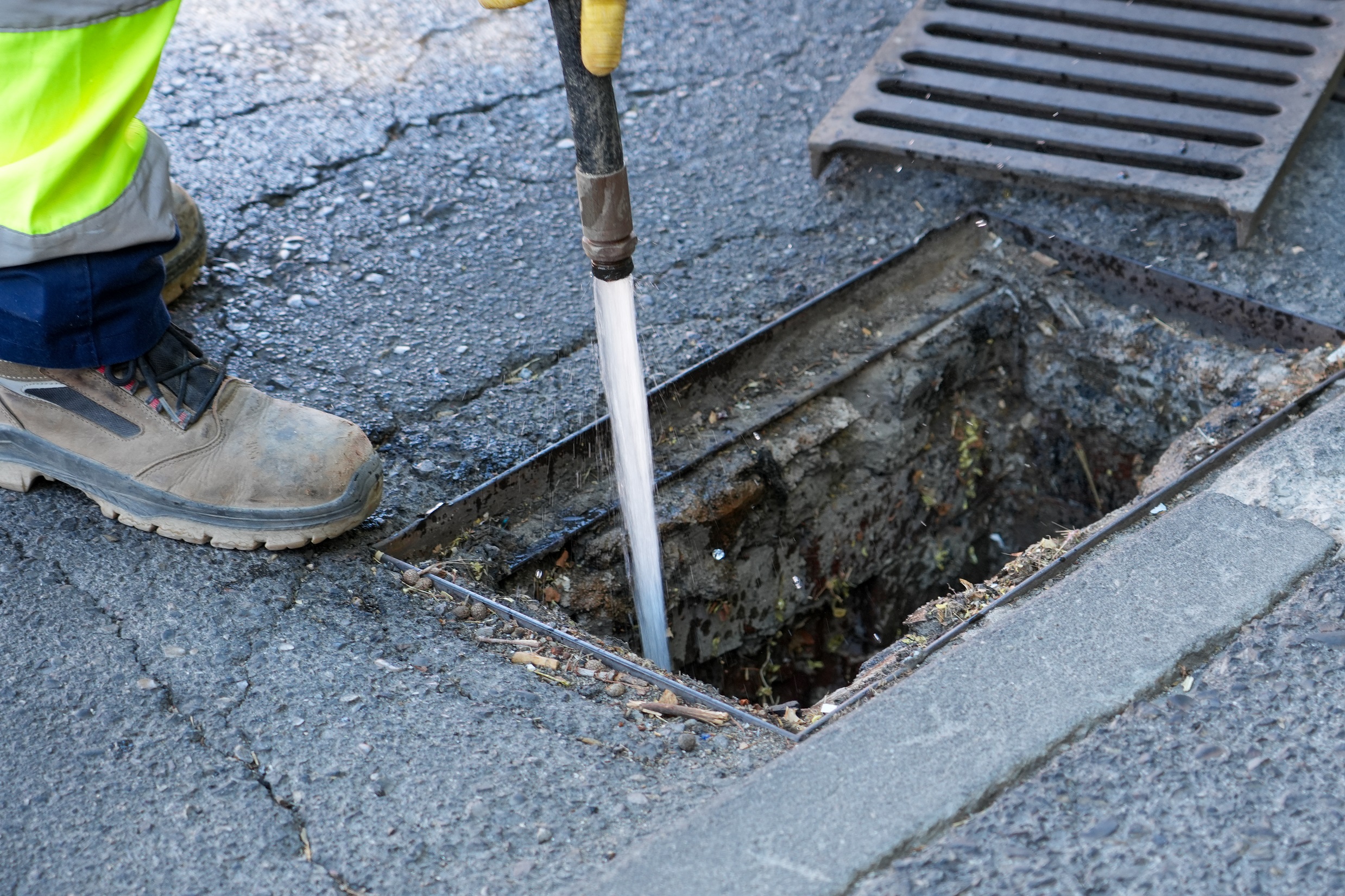 Móstoles pone en marcha el plan preventivo de mantenimiento y limpieza de la red de drenaje ante la llegada de lluvias