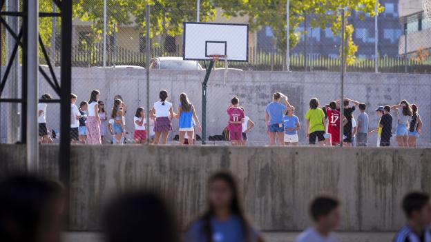 Díaz Ayuso anuncia que la Abogacía General de la Comunidad de Madrid asistirá jurídicamente a los docentes ante cualquier agresión