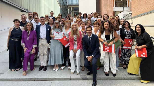 La Comunidad de Madrid reconoce con las Insignias de Plata a sus empleados públicos con 30 años de servicio