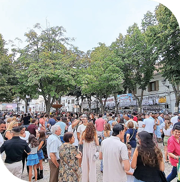 La Tómbola del Cristo del Milagro vuelve a reunir a cientos de vecinos