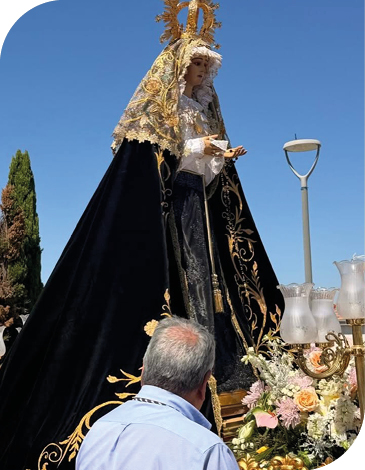 Vox Arroyomolinos acompaña a la Hermandad en la misa y procesión de la Virgen de los Dolores