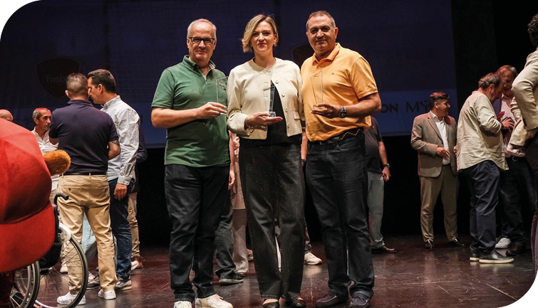 Leganés recibe un reconocimiento por su impulso 
al balonmano madrileño