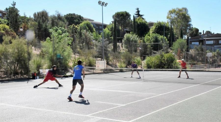 Abierto el plazo para las preinscripciones de la Escuela de Tenis: acceda al formulario