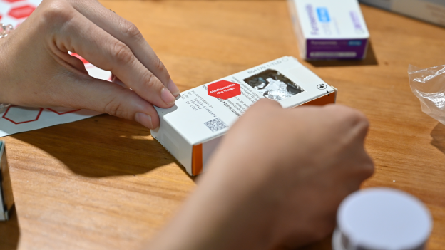 El Hospital público Gregorio Marañón lleva por primera vez en España la atención farmacéutica presencial al domicilio de pacientes adultos
