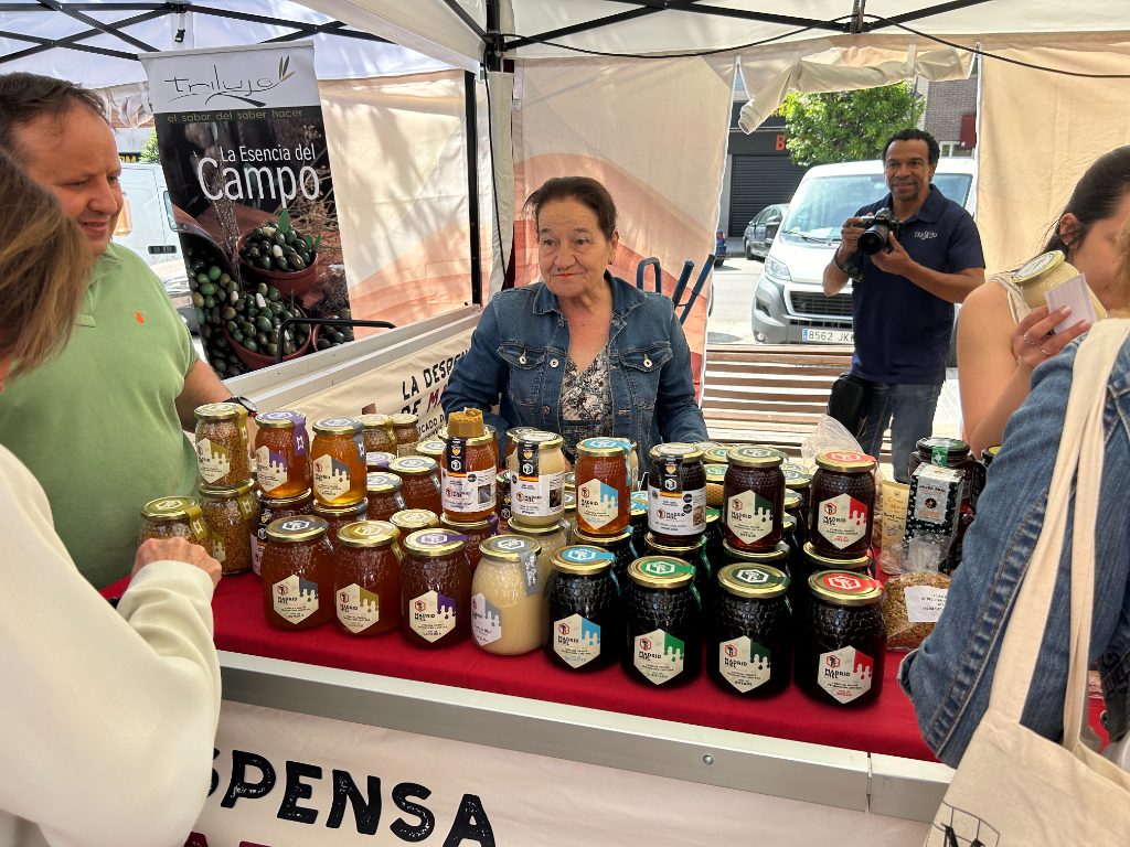 Leganés celebra este sábado en San Nicasio su III Mercado Agroalimentario con 15 productores locales, degustación y maridaje