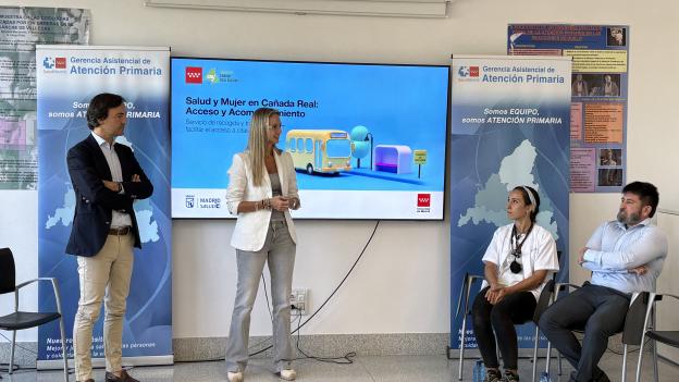 La Comunidad de Madrid ofrece transporte gratuito a las mujeres de Cañada Real para desplazarse a la sanidad pública