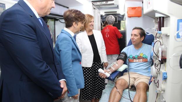 La Comunidad de Madrid estrena su primera unidad móvil para donación de plasma que recorrerá hospitales y centros de salud