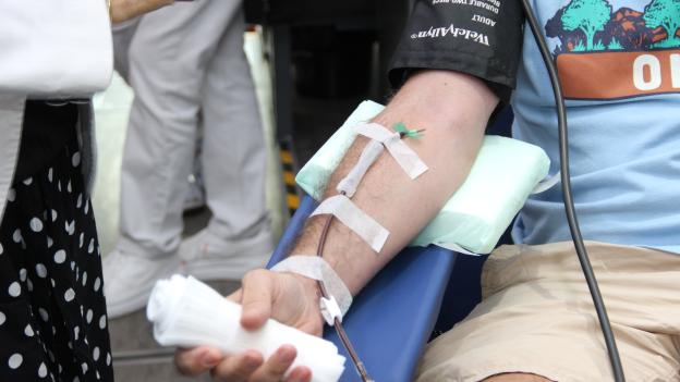 La Comunidad de Madrid estrena su primera unidad móvil para donación de plasma que recorrerá hospitales y centros de salud