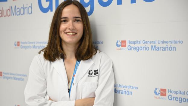 Una residente del Hospital público Gregorio Marañón recibe el premio al mejor MIR del Área Quirúrgica otorgado por el Colegio de Médicos de Madrid