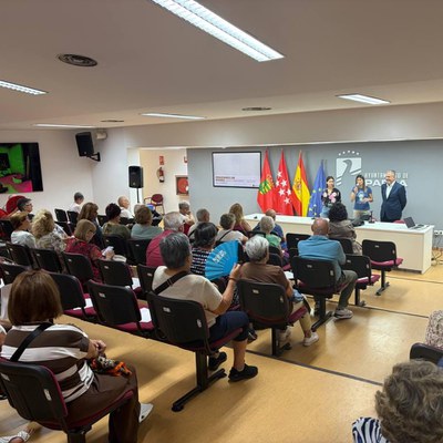 NUEVAS TECNOLOGÍAS, NUTRICIÓN O RELACIONES SOCIALES EN EL CICLO DE CHARLAS DEL PROGRAMA MAYORES EN MOVIMIENTO 2026
