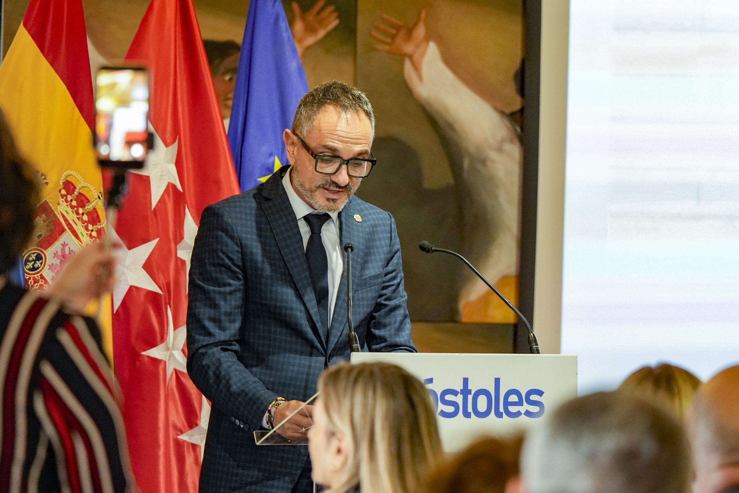 El Ayuntamiento homenajea a empresas y comercios con más de 50 años de trayectoria profesional en Móstoles