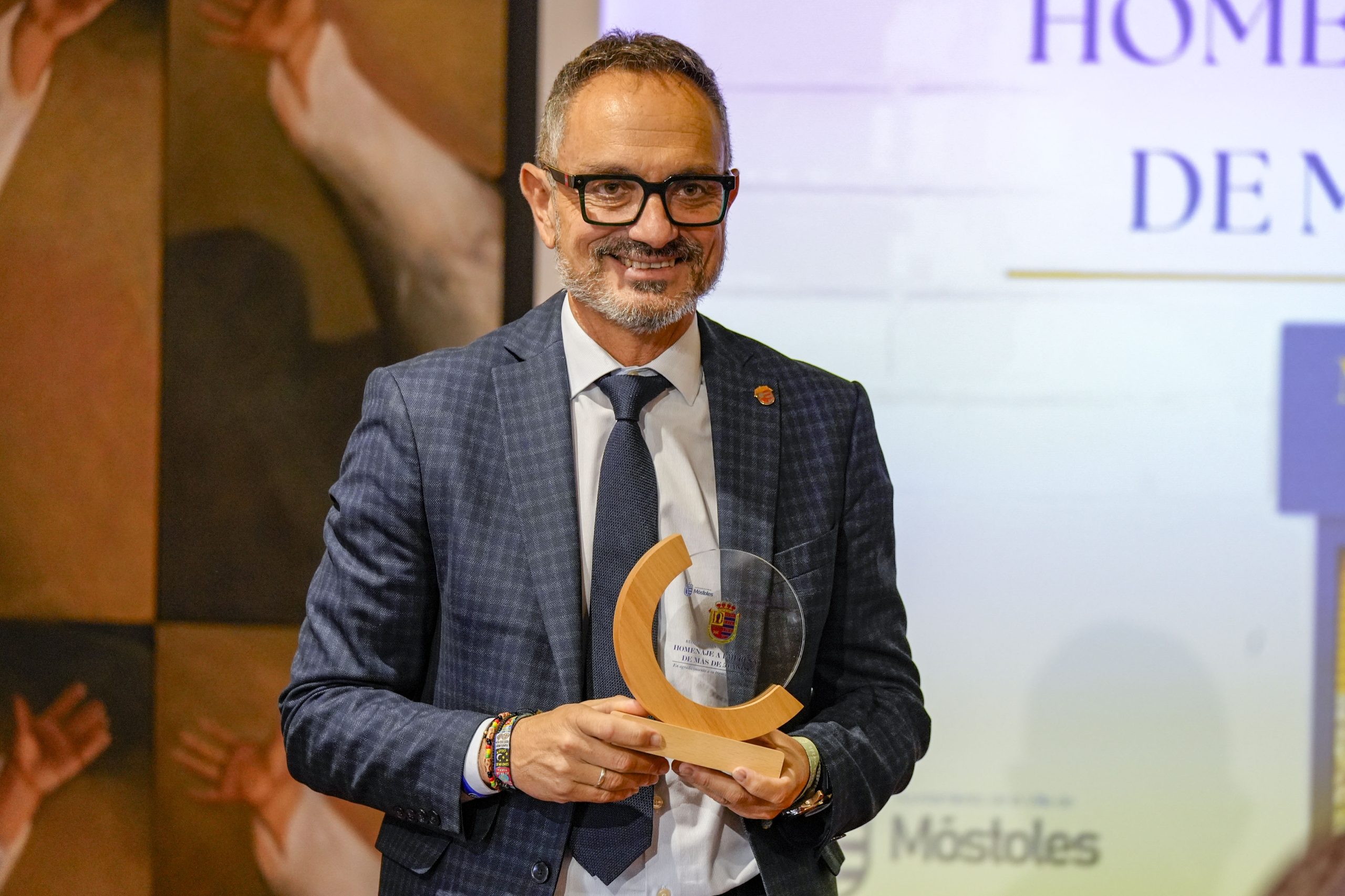 El Ayuntamiento homenajea a empresas y comercios con más de 50 años de trayectoria profesional en Móstoles