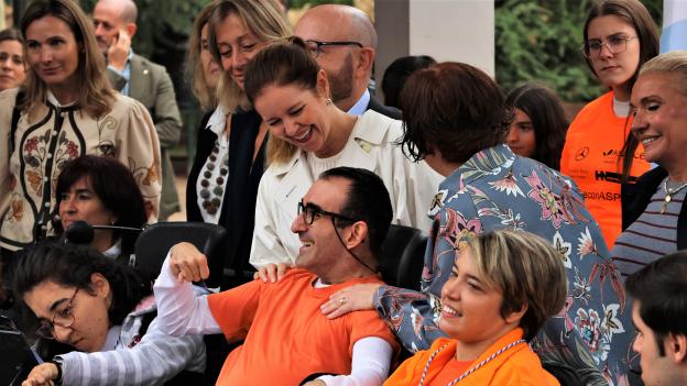 La Comunidad de Madrid incorpora nuevas plazas para la atención de personas con parálisis cerebral y el uso de exoesqueletos en menores de hasta 6 años