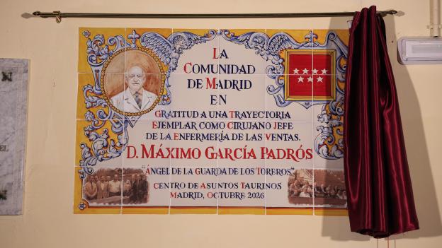 La Comunidad de Madrid homenajea al doctor García Padrós, cirujano jefe de la Plaza de Toros de Las Ventas desde hace 60 años