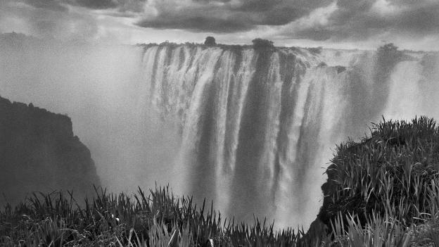 La Comunidad de Madrid acoge la exposición Aqua Mater con cerca de un centenar de fotografías del artista Sebastião Salgado