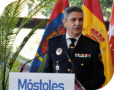 Acto de gala en el Teatro del Bosque en conmemoración del 30 Aniversario de la Unidad Canina de Policía Municipal