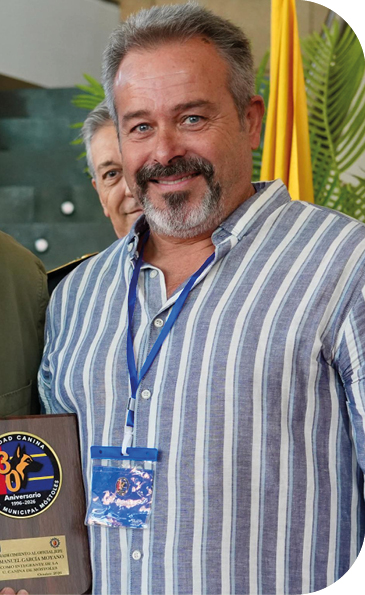 Acto de gala en el Teatro del Bosque en conmemoración del 30 Aniversario de la Unidad Canina de Policía Municipal