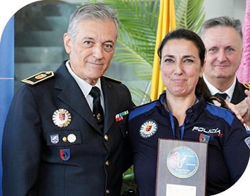 Acto de gala en el Teatro del Bosque en conmemoración del 30 Aniversario de la Unidad Canina de Policía Municipal