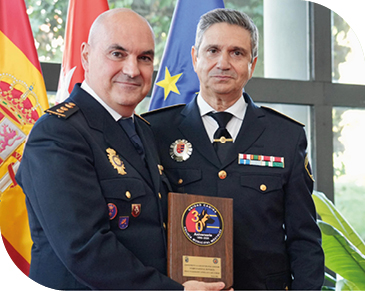 Acto de gala en el Teatro del Bosque en conmemoración del 30 Aniversario de la Unidad Canina de Policía Municipal