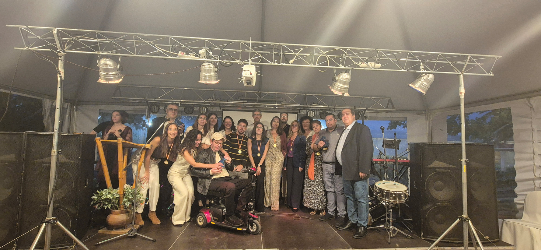 AMDEM celebra su 30 aniversario con una gala de premios y reconoce entre otros premiados las tres décadas del apoyo periódico de Sur Madrid