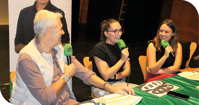 Alumnos de Villaviciosa de Odón participan en directo en Onda Cero Madrid Sur