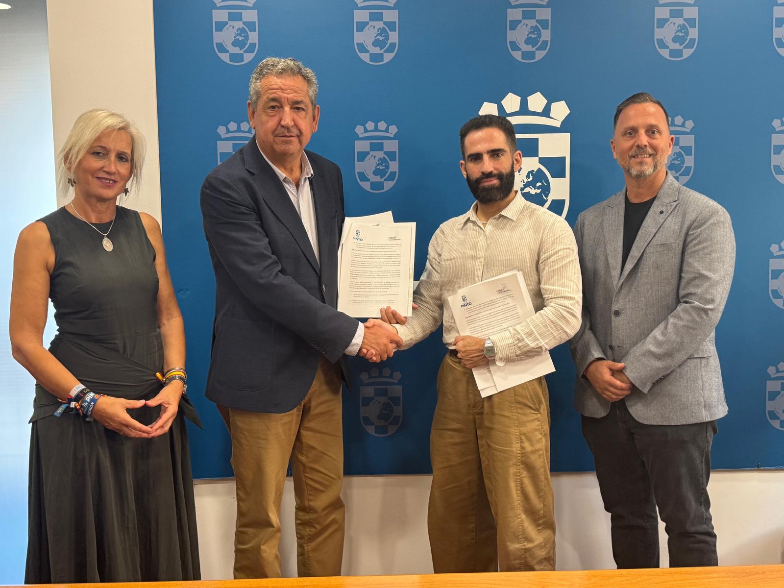 Pinto y Fundación Cibervoluntarios firman un convenio para impulsar la inclusión digital y reducir la brecha tecnológica